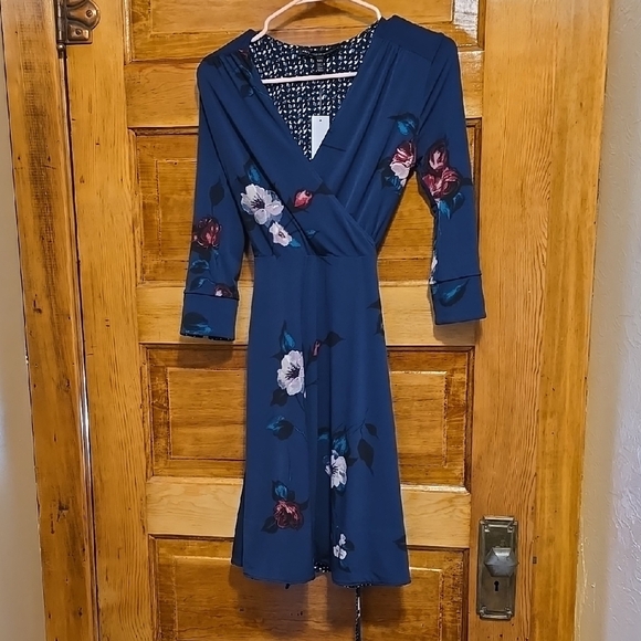 White House Black Market Blue and Pink Fit and Flare  Reversable Dress XXS - Picture 1 of 5